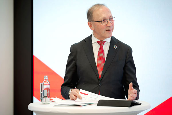 Robert_Scharfe_Lux_Apr21